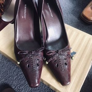 Worthington maroon leather kitten heels sz 8. PRICE FIRM due to Posh Fees